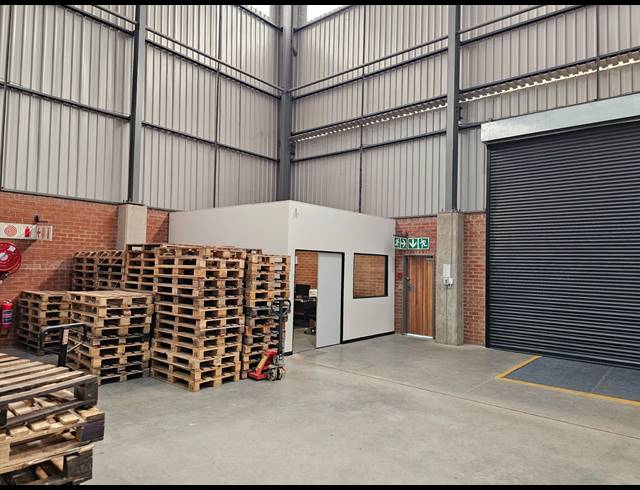6,939M² WAREHOUSE TO LET IN NORTH RIDING